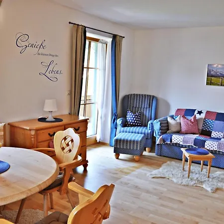 Gastehaus Christina -wallgau Отель Вальгау