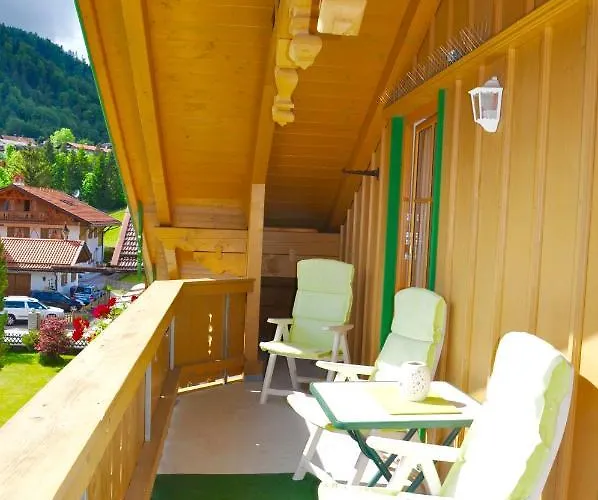 Gastehaus Christina -wallgau Отель Вальгау