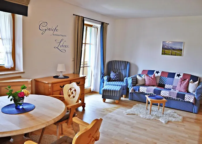Gastehaus Christina -wallgau Отель Вальгау