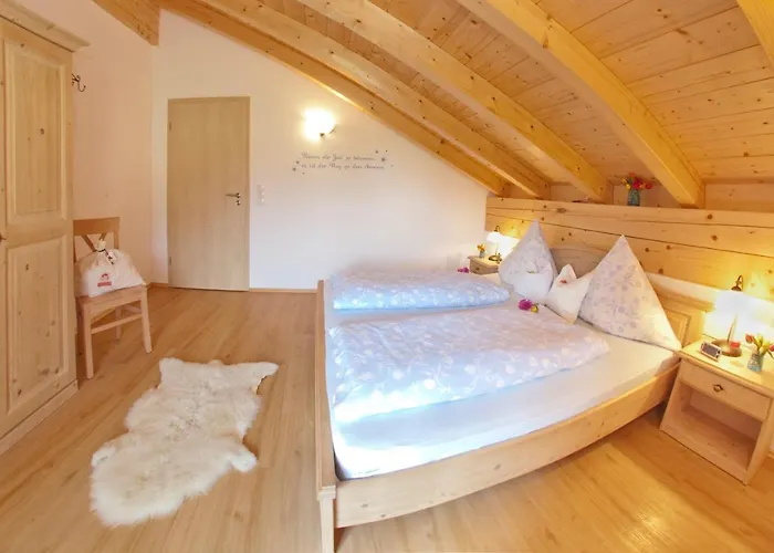Gastehaus Christina -wallgau Отель Вальгау